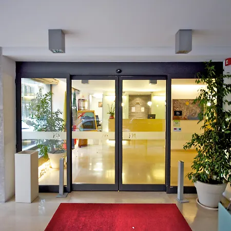 Отель Mercure Centro